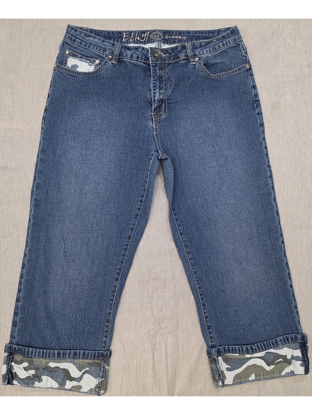 Ethyl Jeans Capri Women's 12 Classic Distressed Camo Rhinestone